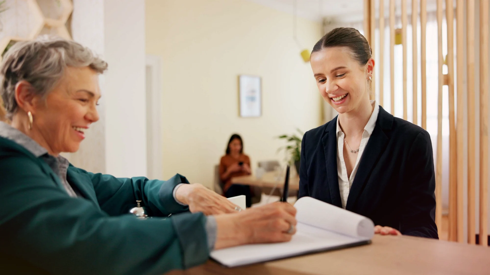 finding-and-enrolling-in-medicare-advantage-plans-niantic-made-simple-and-stress-free Smiling senior couple reviewing insurance documents together